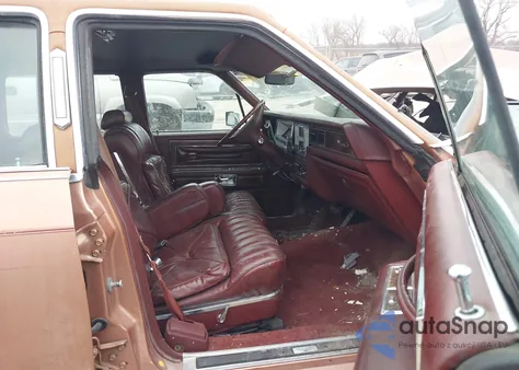 1978 Lincoln Continental z USA, uszkodzony, nr VIN 8Y82S872281